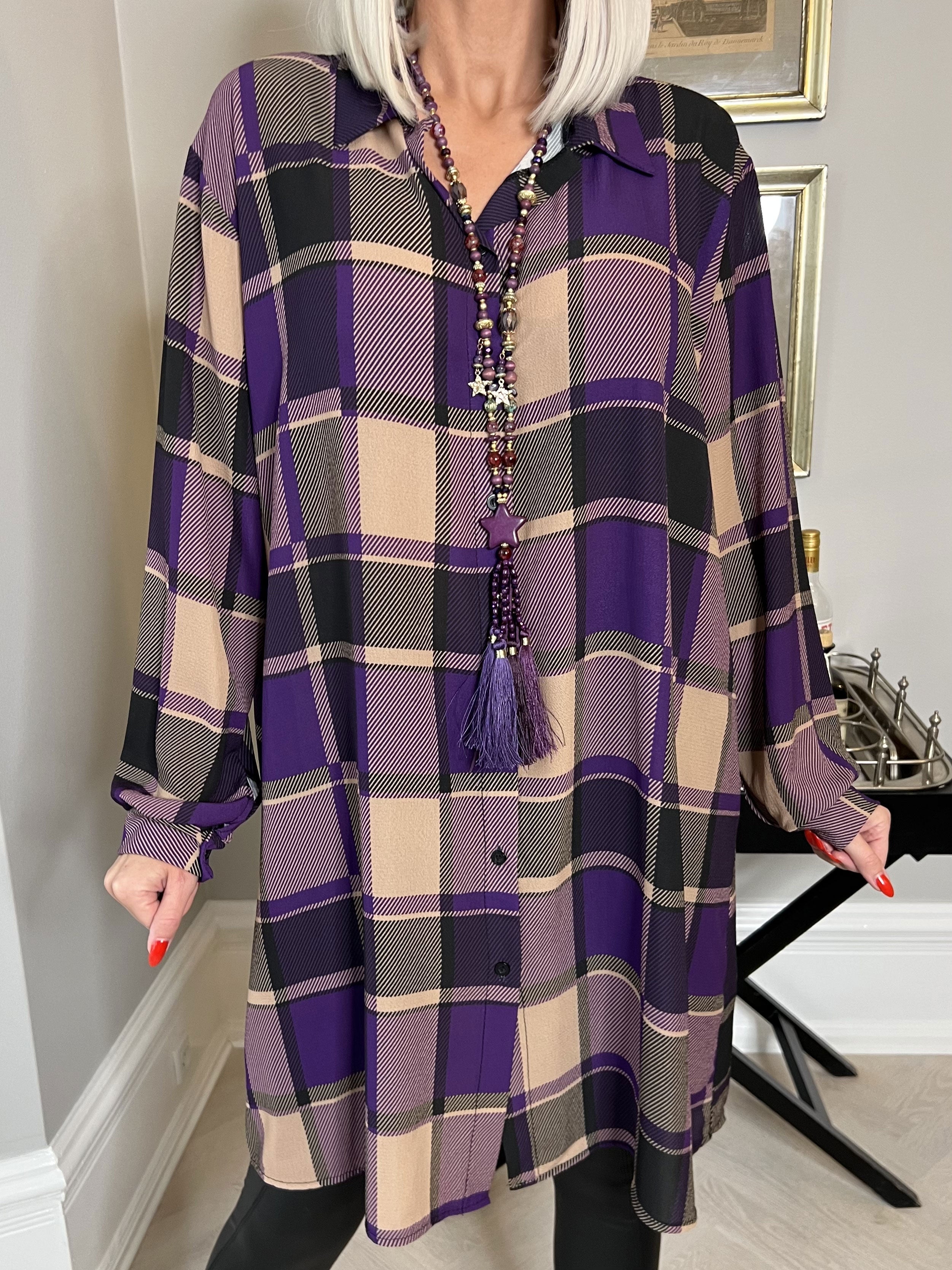 Felippa - Fin plus size skjortekjole i ternet stof